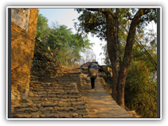 Porters starting up from Arughat