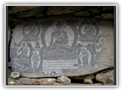 Tibetan Engraving on a Mani along the trek